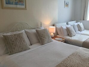 In-room safe, iron/ironing board, free WiFi, bed sheets - Rosemead Guest house (Paignton)