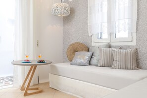 In-room safe, individually decorated, individually furnished - My Island Home (Naxos)