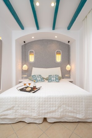 In-room safe, individually decorated, individually furnished - My Island Home (Naxos)