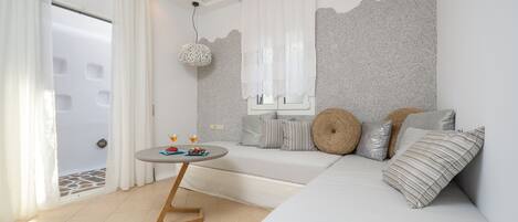 Appartement, 2 chambres | 1 chambre, coffres-forts dans les chambres, décoration personnalisée