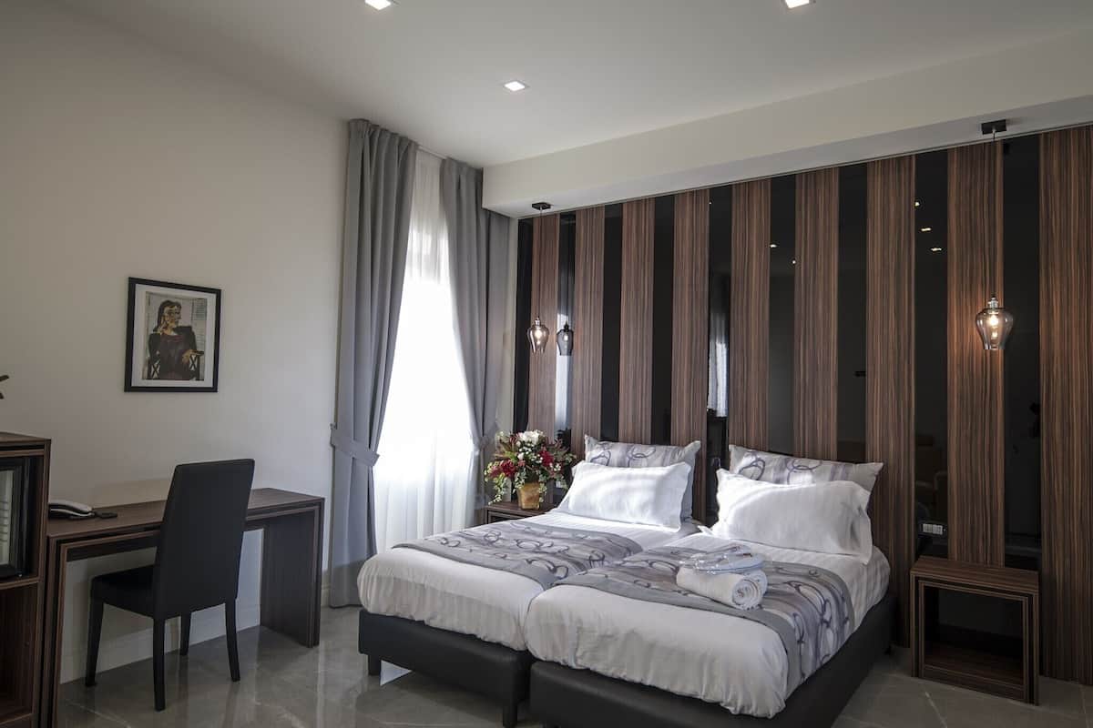 Deluxe Double Room | 1 bilik tidur, bar mini, peti besi dalam bilik, kalis bunyi