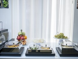 Colazione a buffet inclusa, servita tutte le mattine