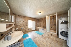 House, 5 Bedrooms | Bathroom - Mosel-Herberge (Bernkastel-Kues)