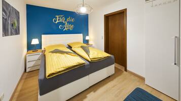 House, 5 Bedrooms | 5 bedrooms, hypo-allergenic bedding, iron/ironing board, free WiFi