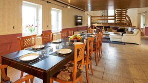 In-room dining - Mosel-Herberge (Bernkastel-Kues)