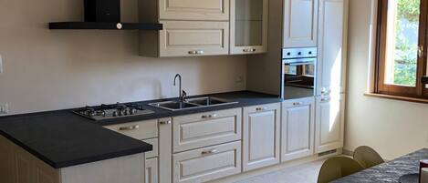 Diskmaskin och grytor/köksredskap