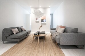 Flat-screen TV - Roost Malminrinne (Helsinki)