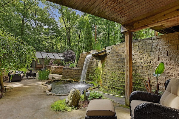 You can spend hours walking the grounds, enjoying the meticulous landscapes