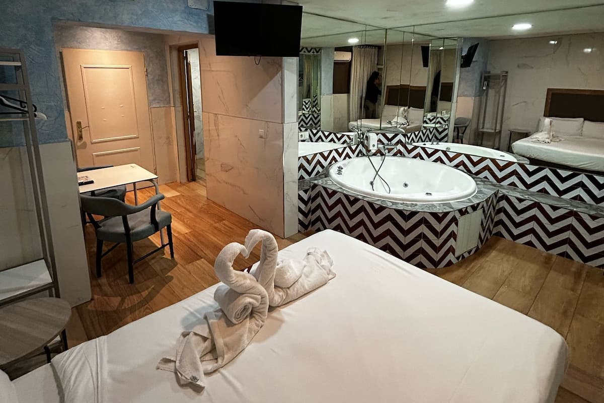 1 bedroom, soundproofing, free WiFi, bed sheets