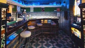 Bar (on property) - Hostal Avenida Andalucía (Seville)
