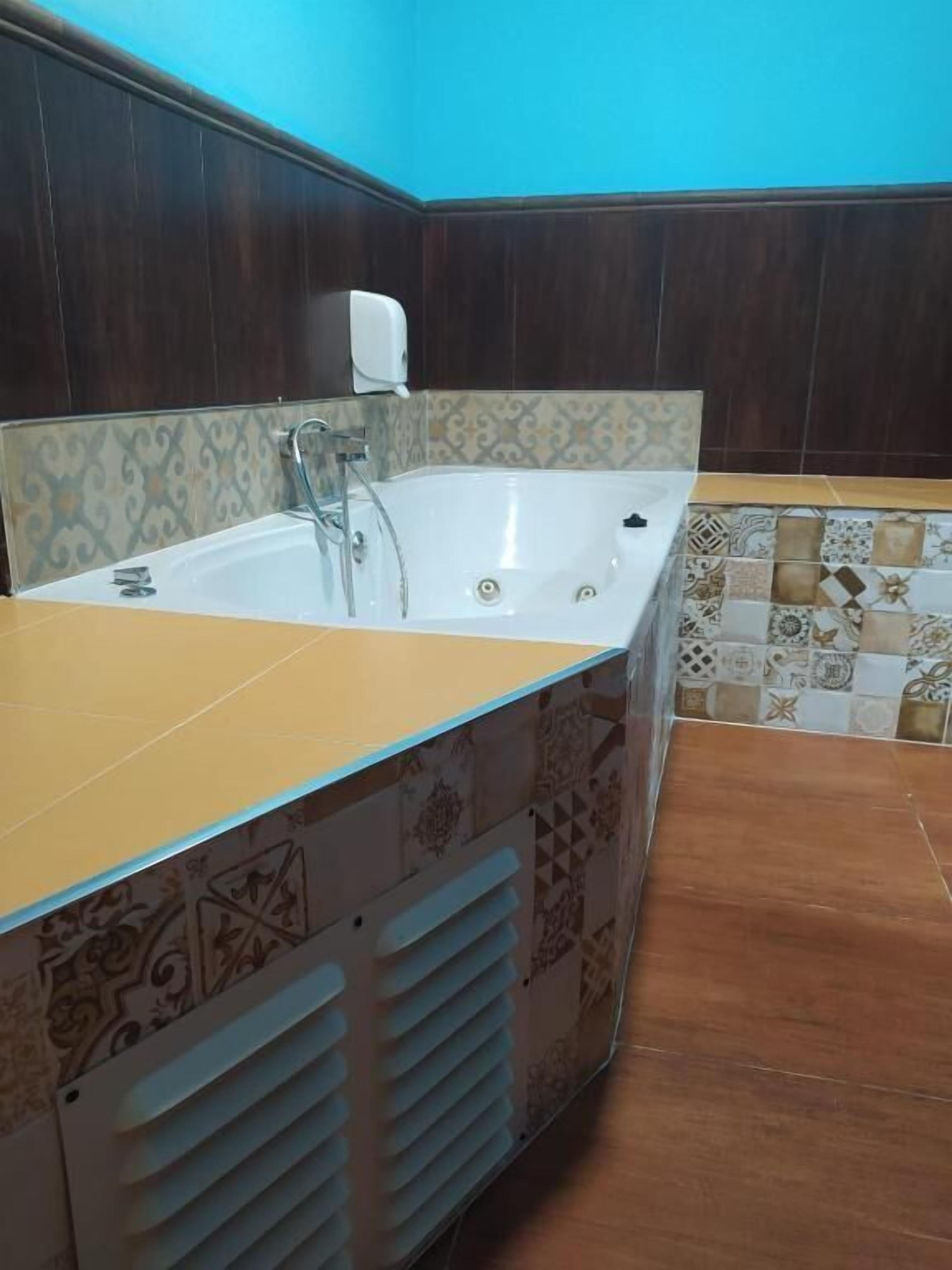 Foto - Hostal Avenida Andalucia - Solo Adultos