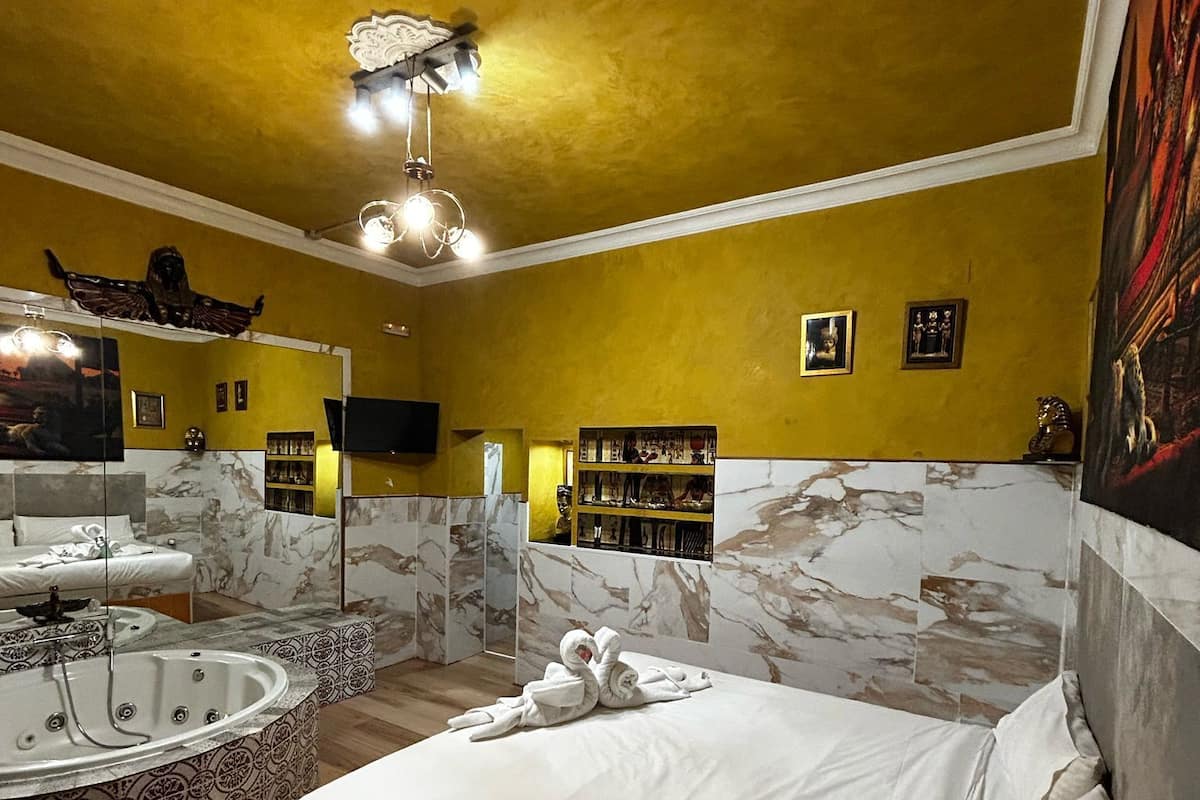 1 bedroom, soundproofing, free WiFi, bed sheets