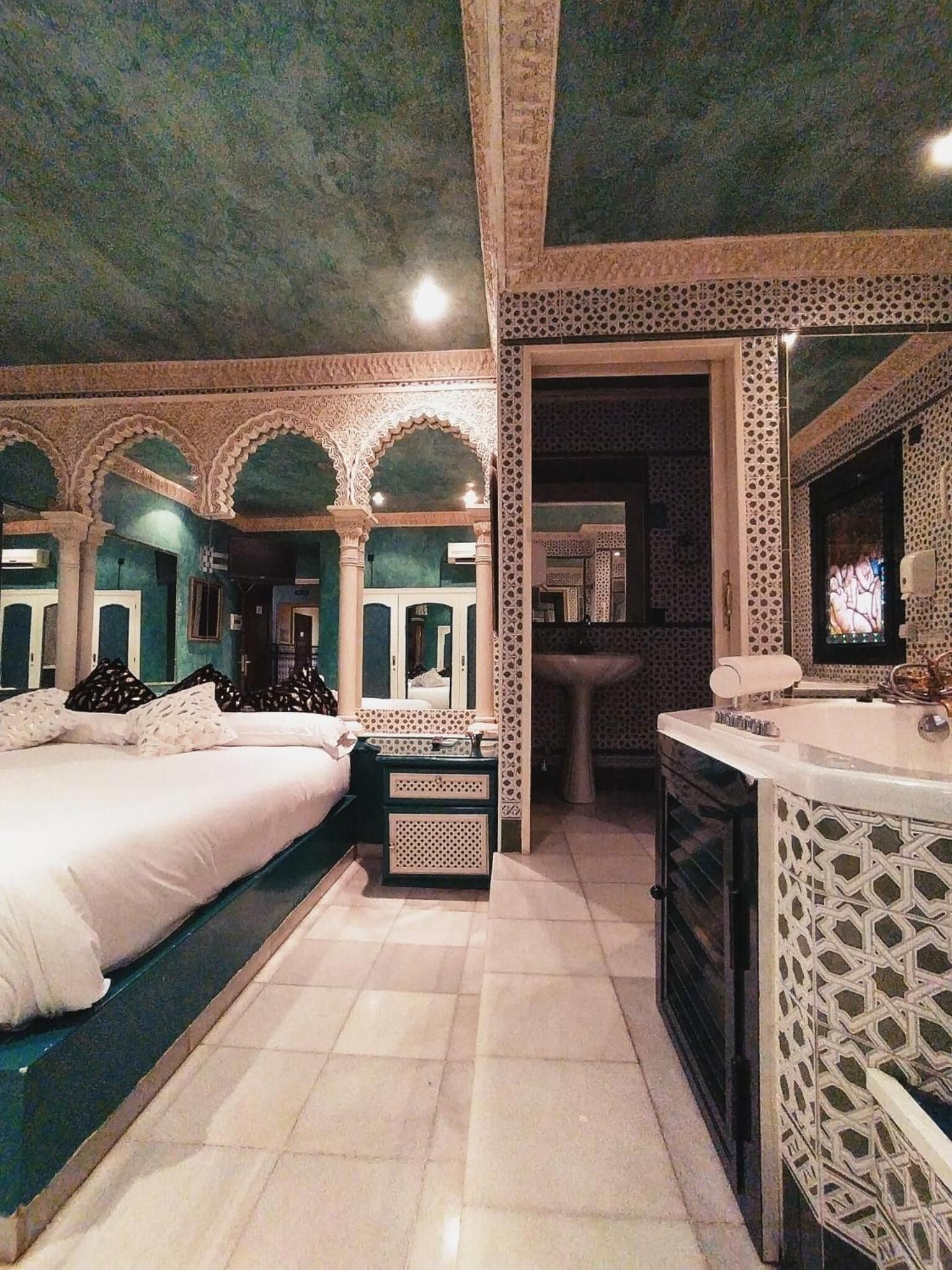 Foto - Hostal Avenida Andalucia - Solo Adultos