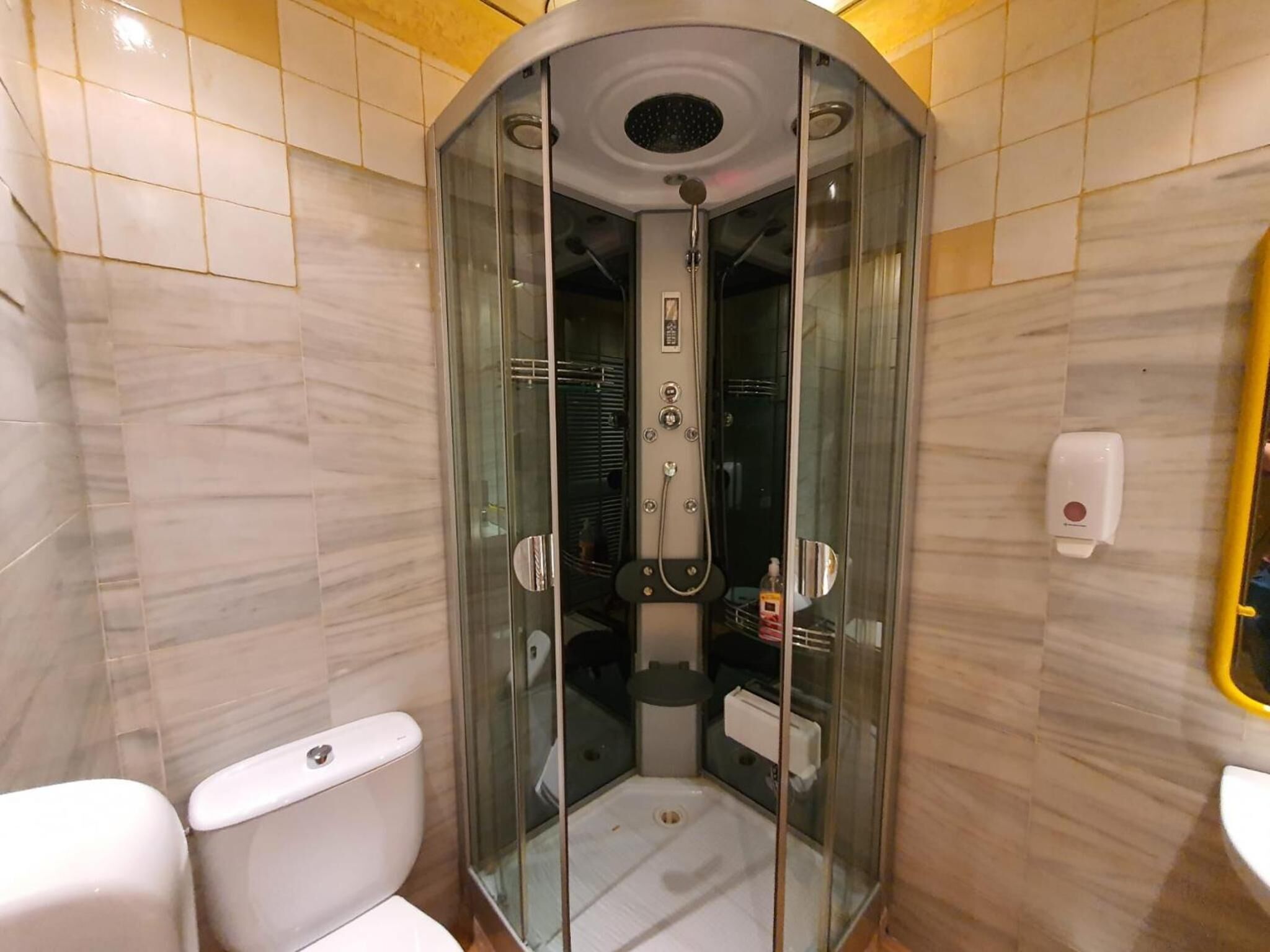 Foto - Hostal Avenida Andalucia - Solo Adultos