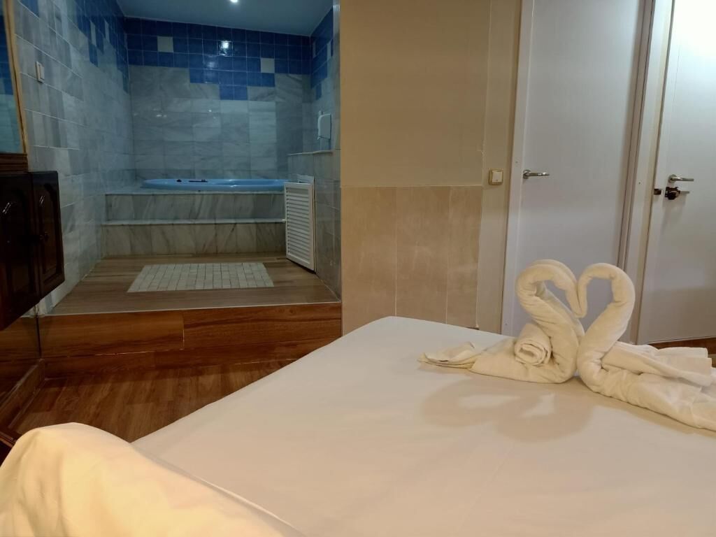 Foto - Hostal Avenida Andalucia - Solo Adultos