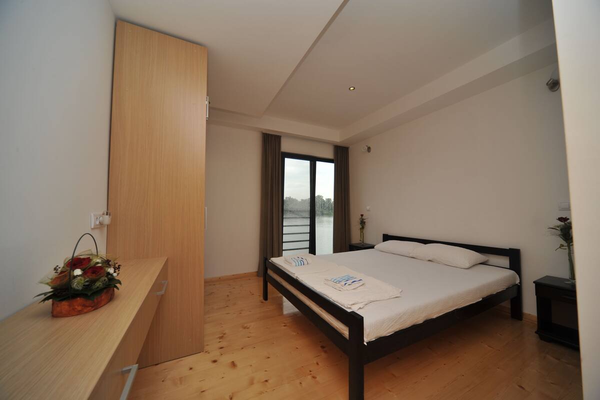 Desk, soundproofing, iron/ironing board (on request), WiFi (free)