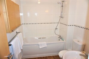 ハウス | バスルーム | ヘアドライヤー、タオル、石鹸、シャンプー