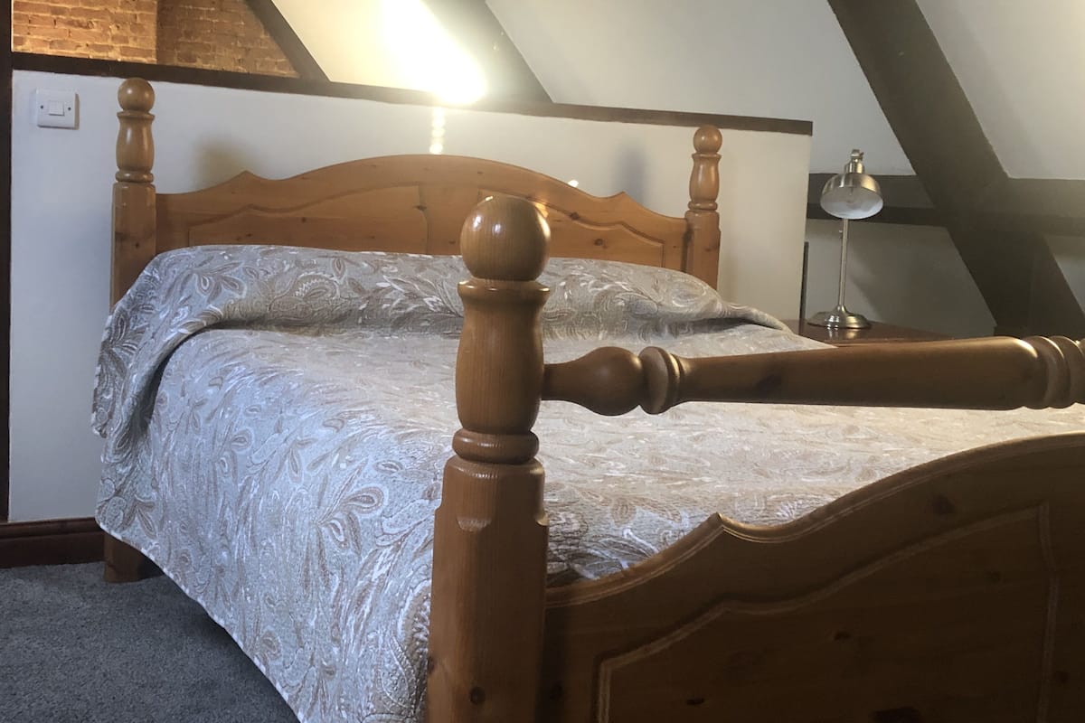 Loft Deluks, Beberapa Tempat Tidur | 1 kamar tidur, setrika/meja setrika, Wi-Fi gratis, dan seprai linen