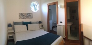 4 camere, ferro/asse da stiro, Wi-Fi gratuito, lenzuola