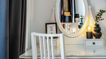 Deluxe Double Room | Desk, blackout curtains, free WiFi, bed sheets