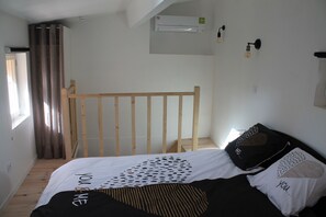 1 bedroom, in-room safe, iron/ironing board, free WiFi