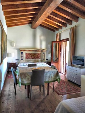 Ropa de cama de alta calidad, cubrecamas y colchones con pillow-top 