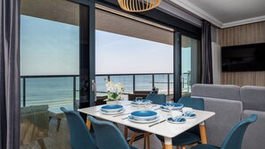 Apartment (25 A - ul. Kaprala Koniecznego 7A) | In-room dining - Apartamenty Sun & Snow Gardenia (Dziwnów)