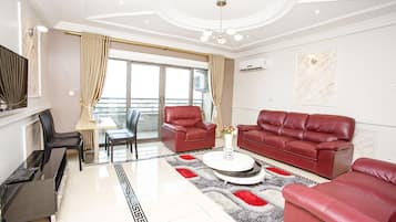 Appartement, 3 chambres | Salle de séjour