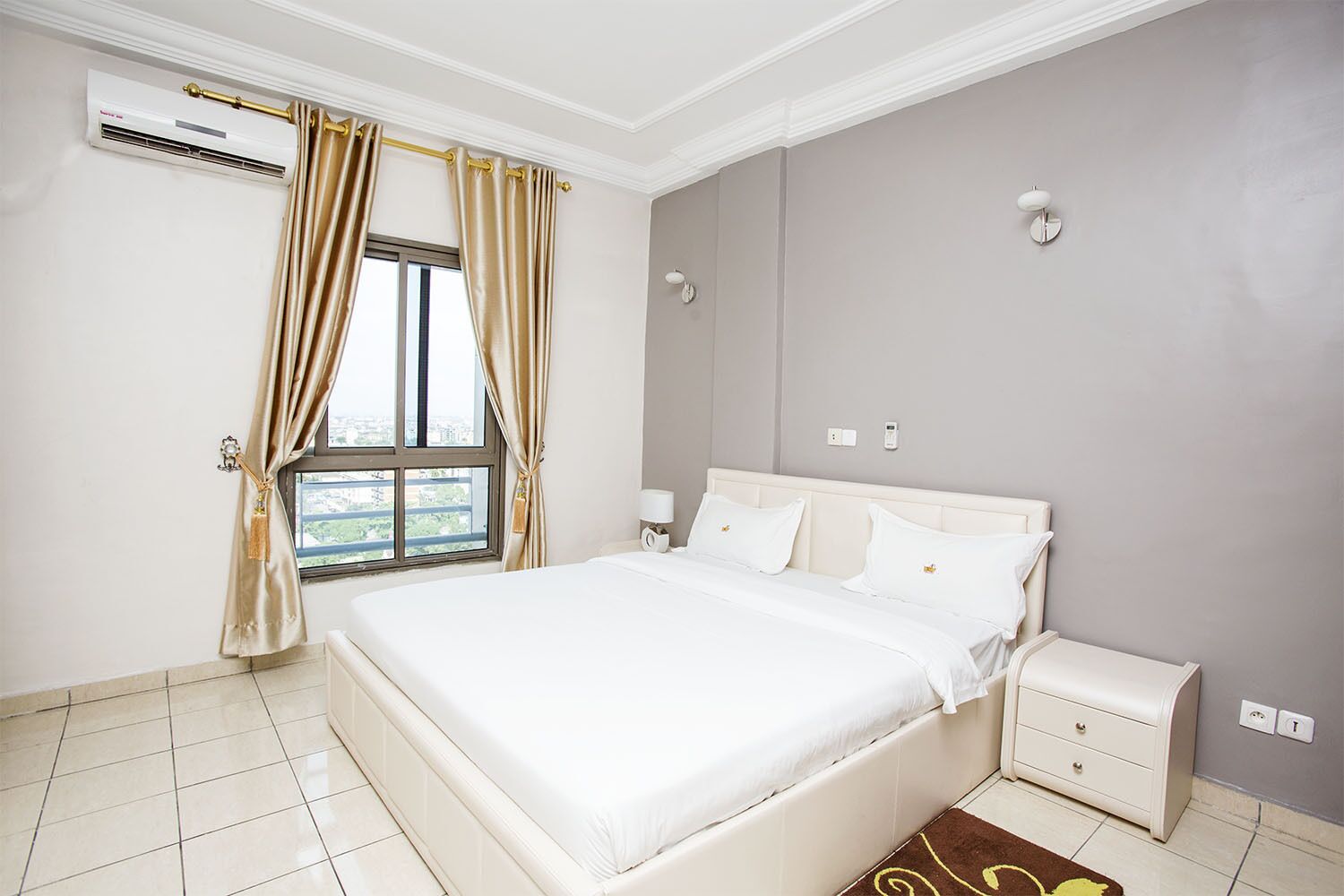 Apartment, 2 Bedrooms | Desk, blackout drapes, soundproofing, free WiFi