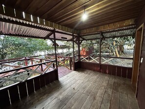 Standard Quadruple Room | Lanai - Vista do Lago Jungle Lodge (Manacapuru)