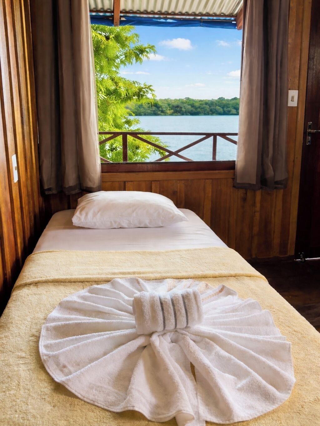 Bangalô Paz | Laptop workspace, free WiFi