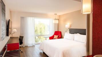 Caja de seguridad en la habitación y escritorio