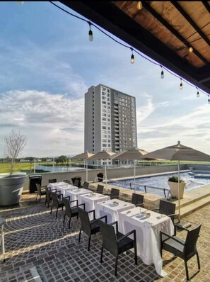 Terrace/patio - Fiesta Inn Celaya Galerías (Celaya)