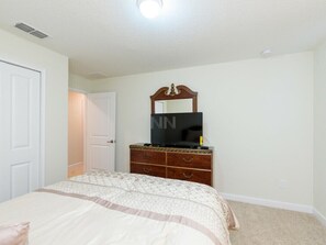 4 habitaciones, tabla de planchar con plancha, cuna de viaje y wifi 