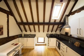 Fridge, microwave, oven, dishwasher - 7c Ashbrook Mews Summ (Didcot)