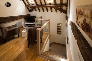 Interior - 7c Ashbrook Mews Summ (Didcot)