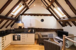 Interior - 7c Ashbrook Mews Summ (Didcot)