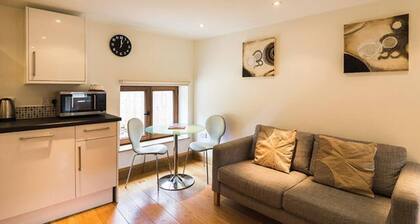 7b Ashbrook Mews Summ