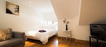 7b Ashbrook Mews 7b A