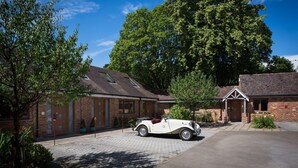 Unclassified image, 2 of 10, button - 1 Ashbrook Mews Summa (Blewbury)
