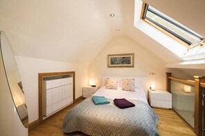 1 bedroom, iron/ironing board, travel cot, WiFi - 3 Ashbrook Mews Summa (Didcot)