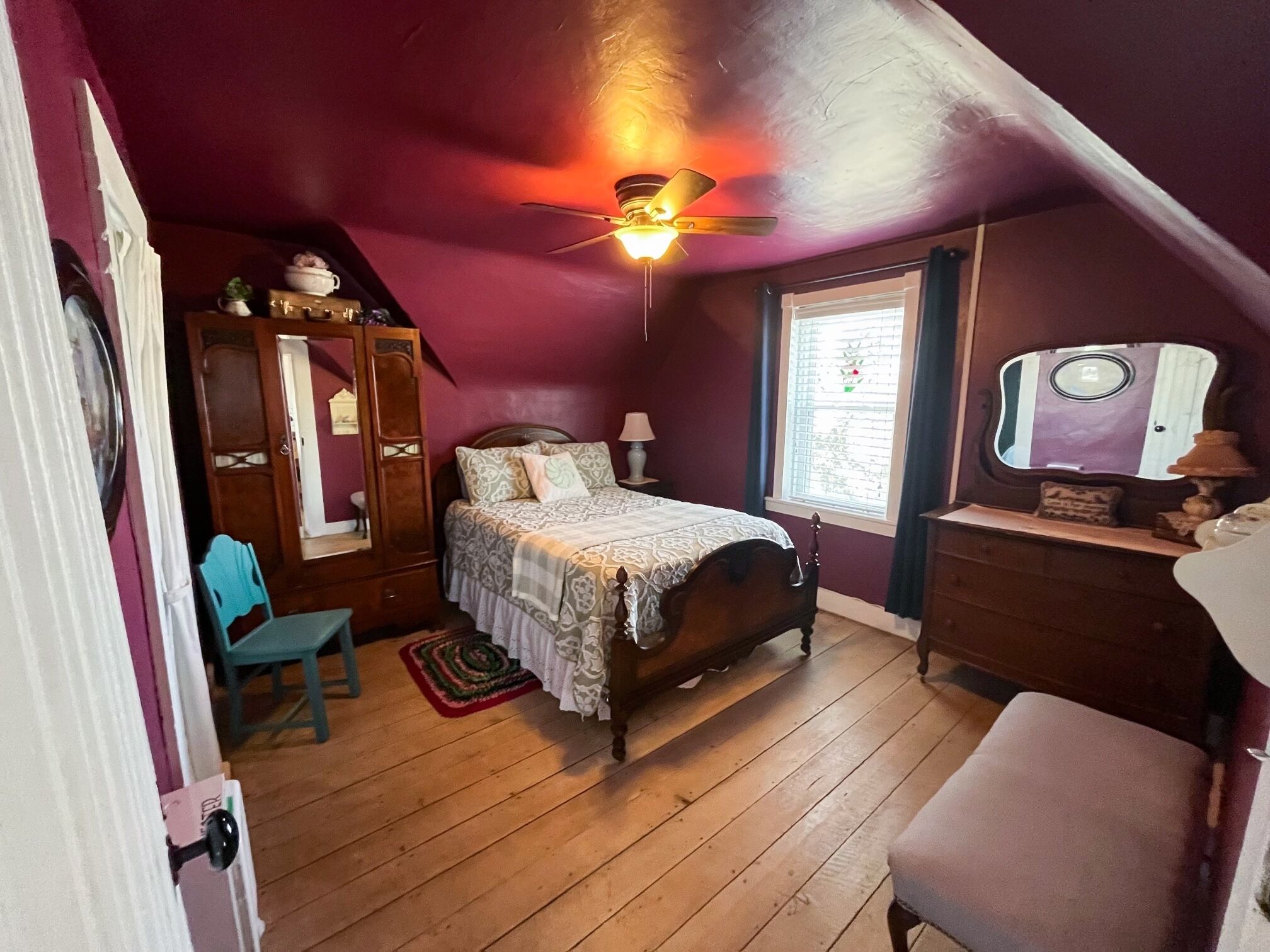 3 slaapkamers, reisbedje, wifi, beddengoed