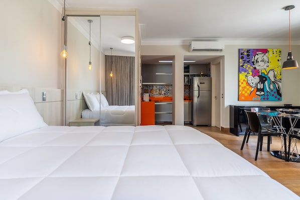 Ferros/tábuas de passar roupa, Wi-Fi de cortesia, roupa de cama