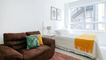 Iron/ironing board, free WiFi, bed sheets