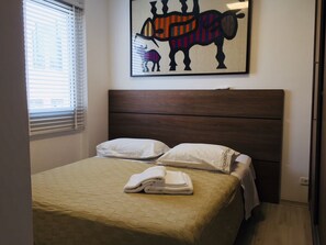 2 bedrooms, iron/ironing board, free WiFi, bed sheets