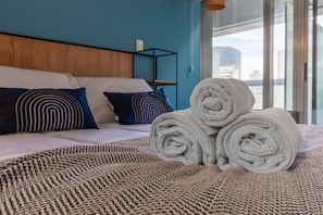 Ferros/tábuas de passar roupa, Wi-Fi de cortesia, roupa de cama