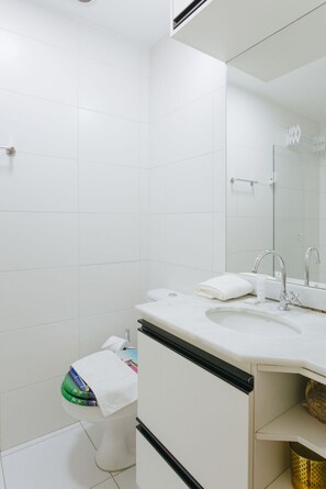 Chuveiro, secador de cabelo