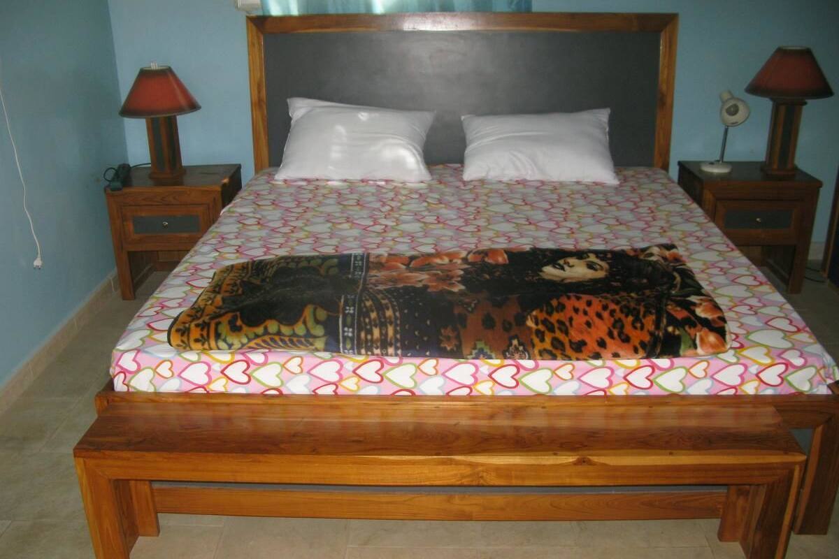 Double Room, Private Bathroom | Desk, blackout drapes, cribs (free), rollaway beds (surcharge)