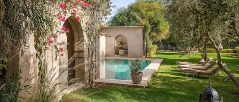 Piscina externa, piscina aquecida