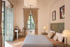 3 bedrooms, in-room safe, iron/ironing board, travel crib